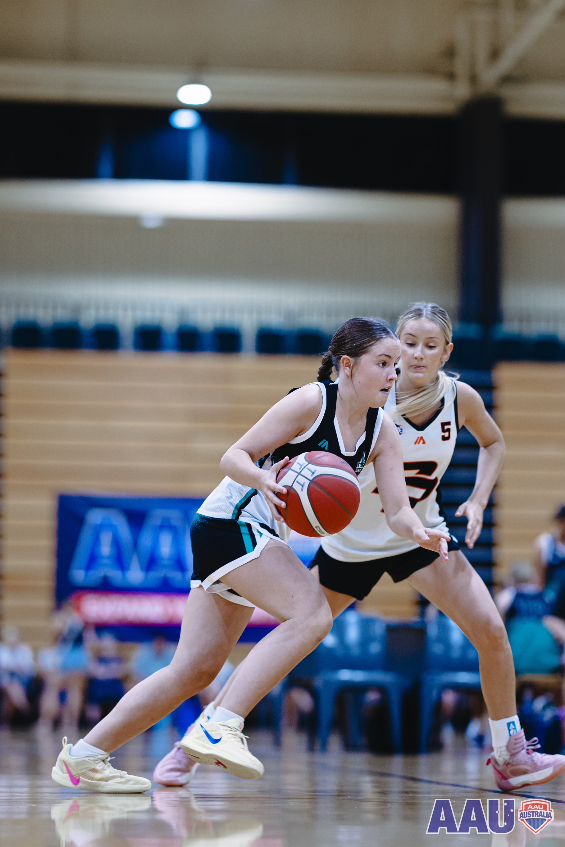 GC Ignite player driving to basket